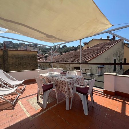 Terrazza Del Centro Apartment Леричи Екстериор снимка